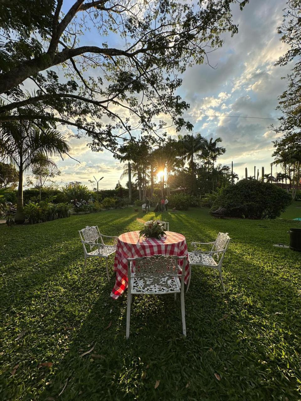 El Percal Hacienda Hotel 몬테네그로 외부 사진