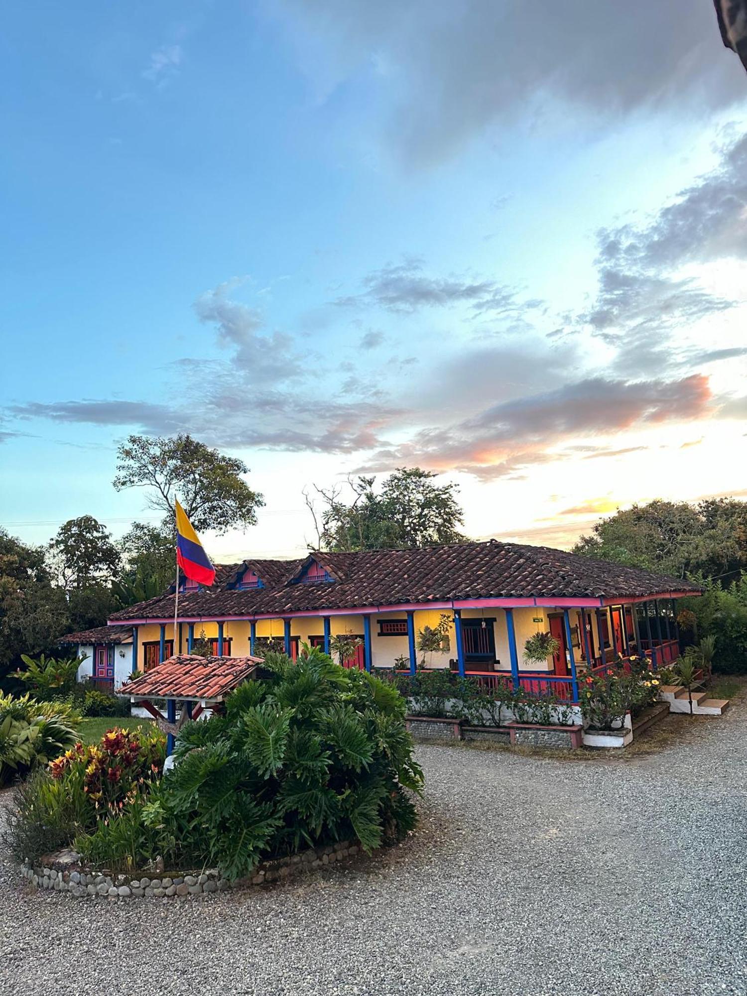 El Percal Hacienda Hotel 몬테네그로 외부 사진